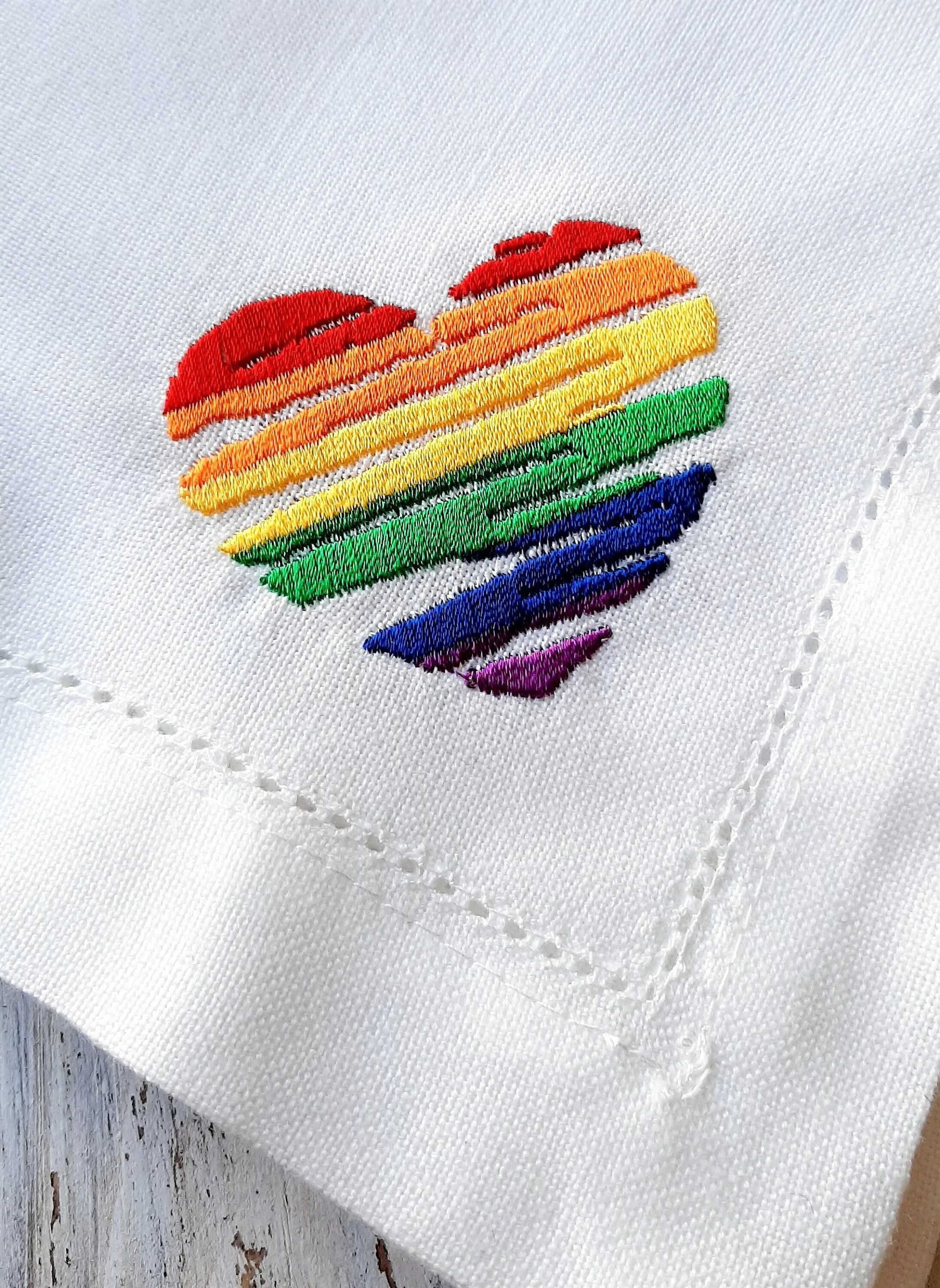 #015 | Rainbow-colored heart | Linen napkins