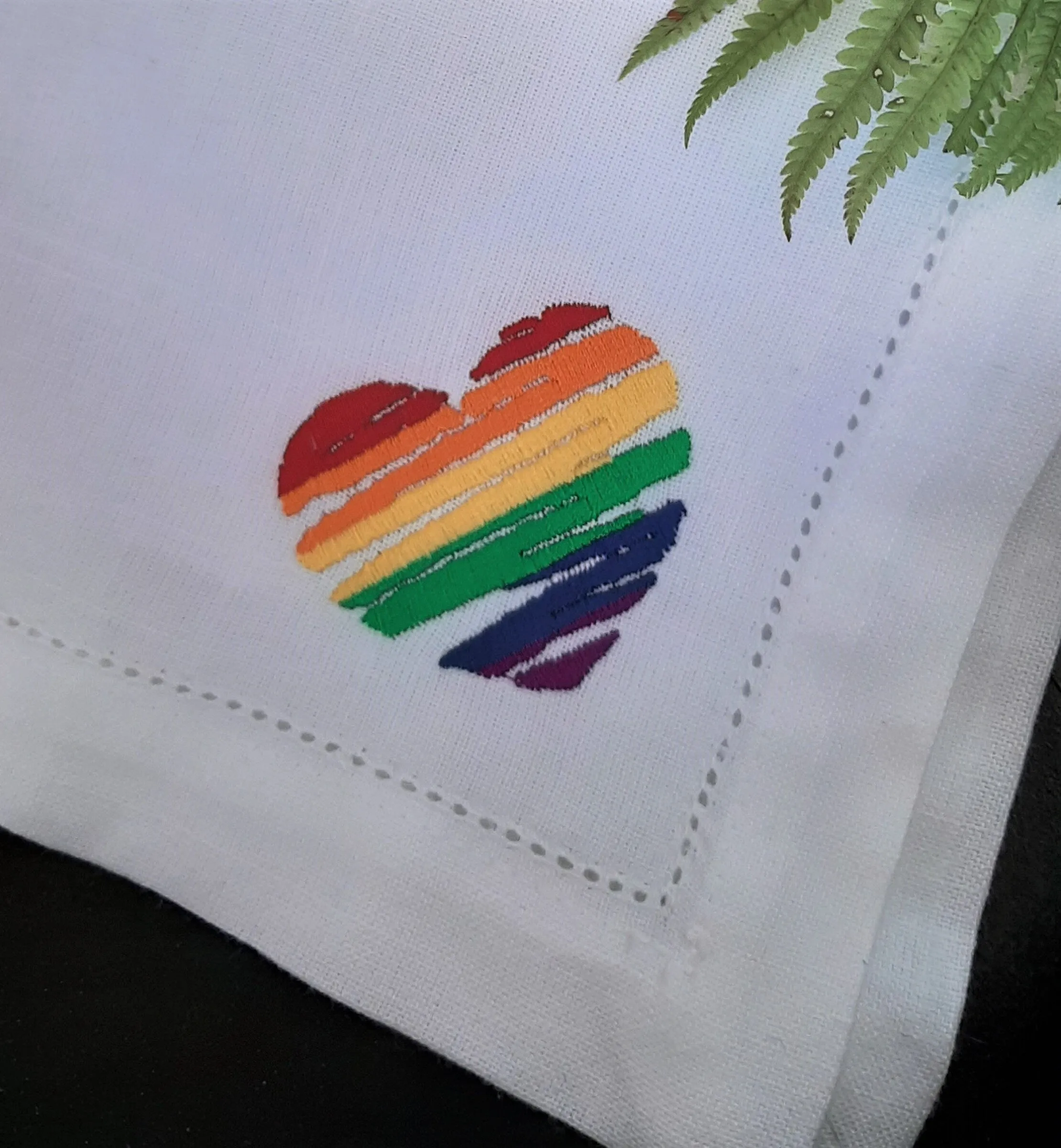 #015 | Rainbow-colored heart | Linen napkins