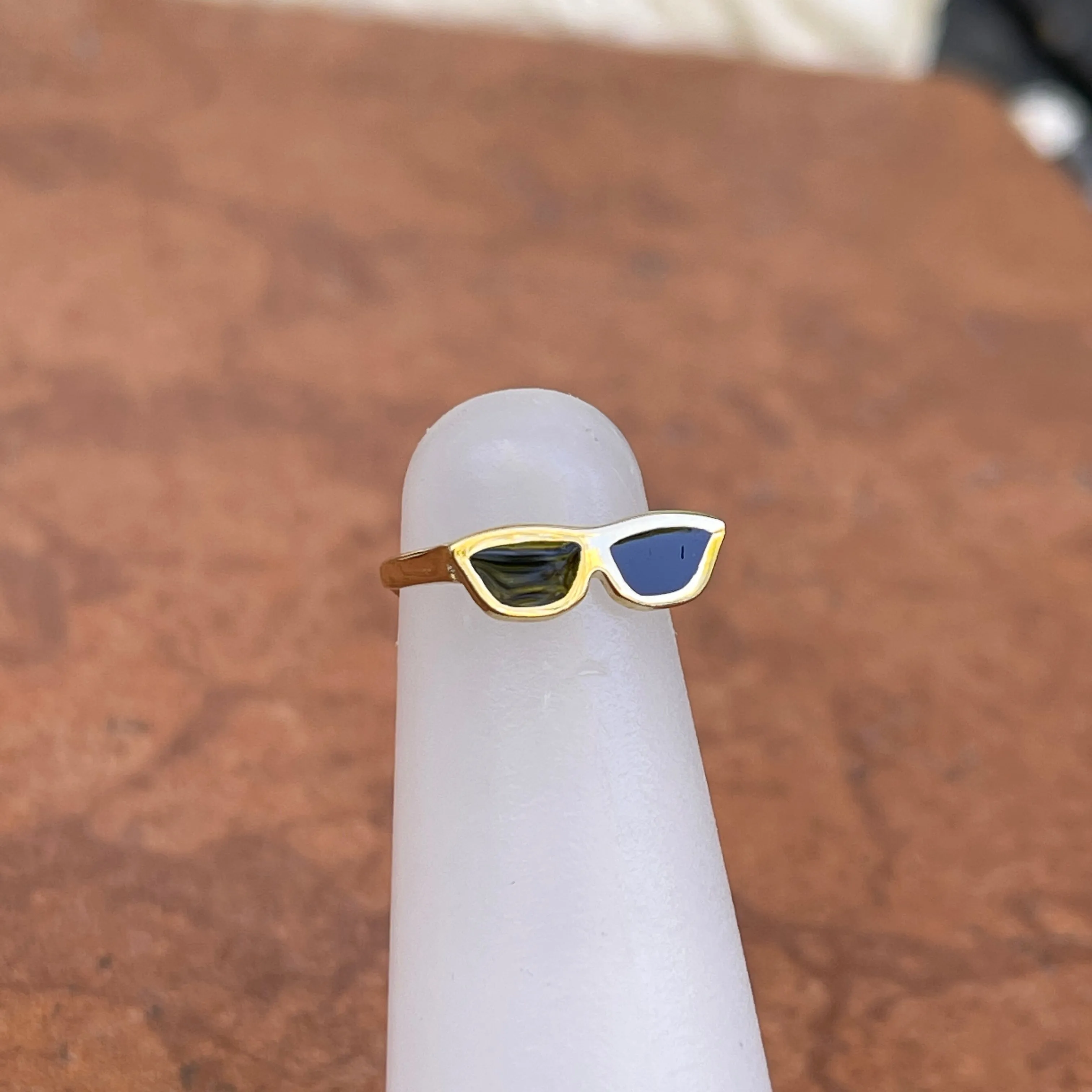 14KT Yellow Gold Black Enamel Sunglasses Toe Ring
