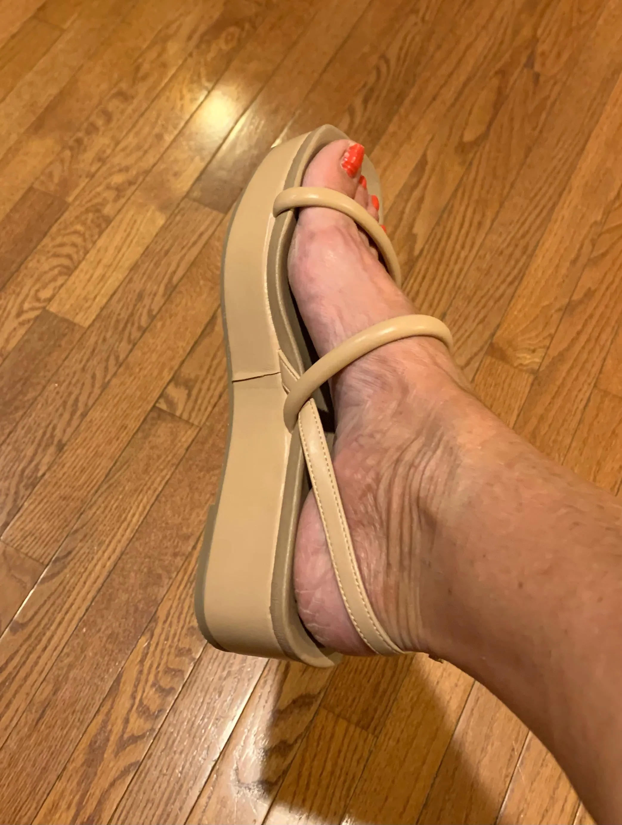 Chinese Laundry Skippy Sandal (Head to Toe Fashion)