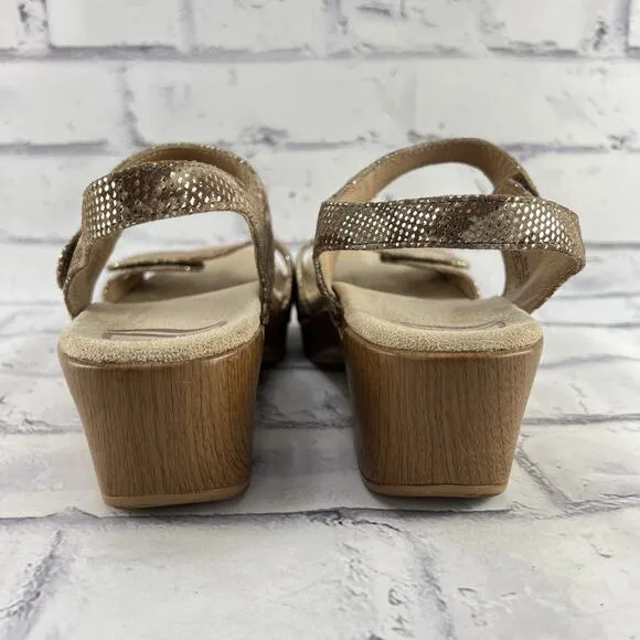 Dansko Sonnet Sandal Women’s 39 ( US 8.5 - 9 ) Metallic Snake Print Slingback