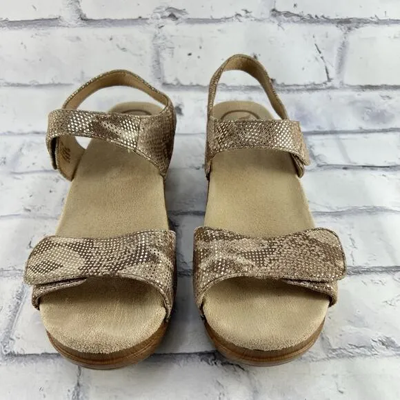 Dansko Sonnet Sandal Women’s 39 ( US 8.5 - 9 ) Metallic Snake Print Slingback