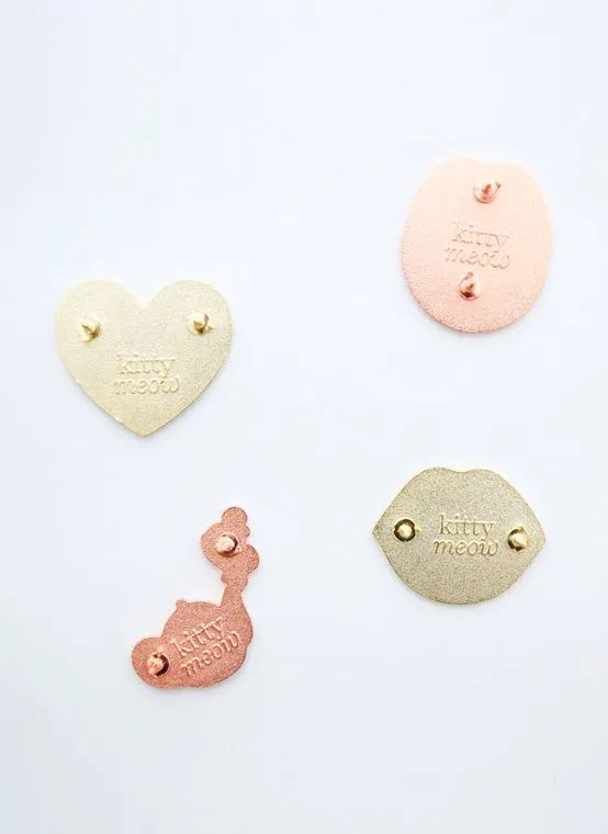 Do You Well - Lips Enamel Pin