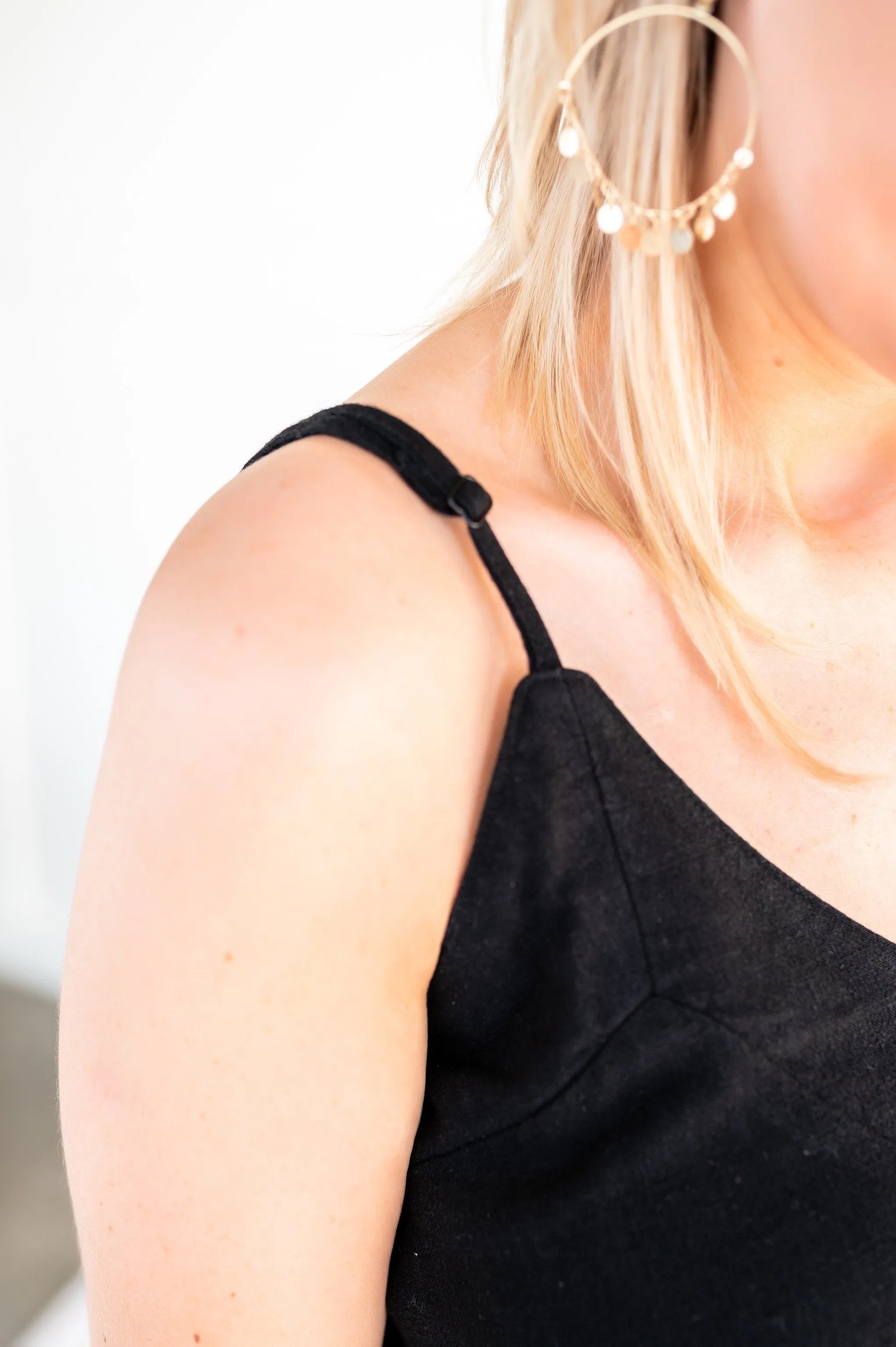 Going The Distance Sleeveless Top In Black