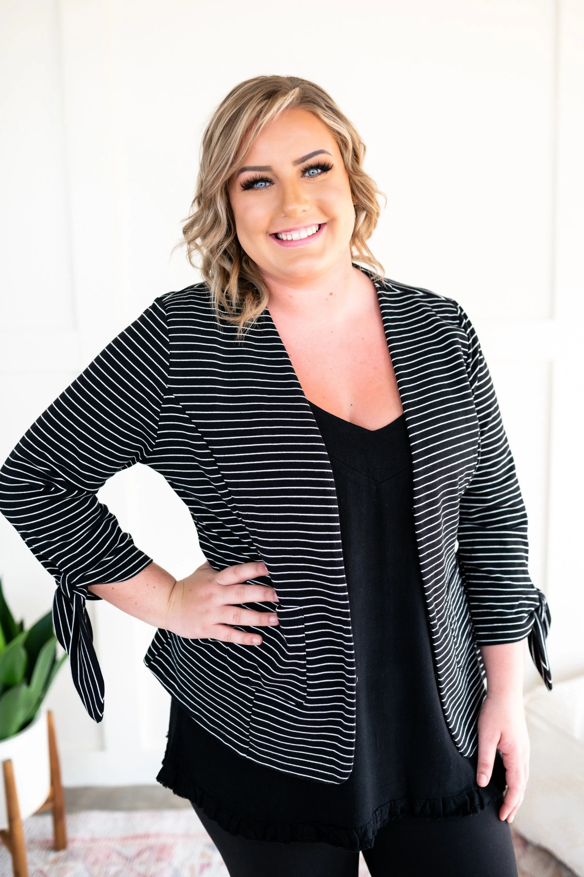 Going The Distance Sleeveless Top In Black