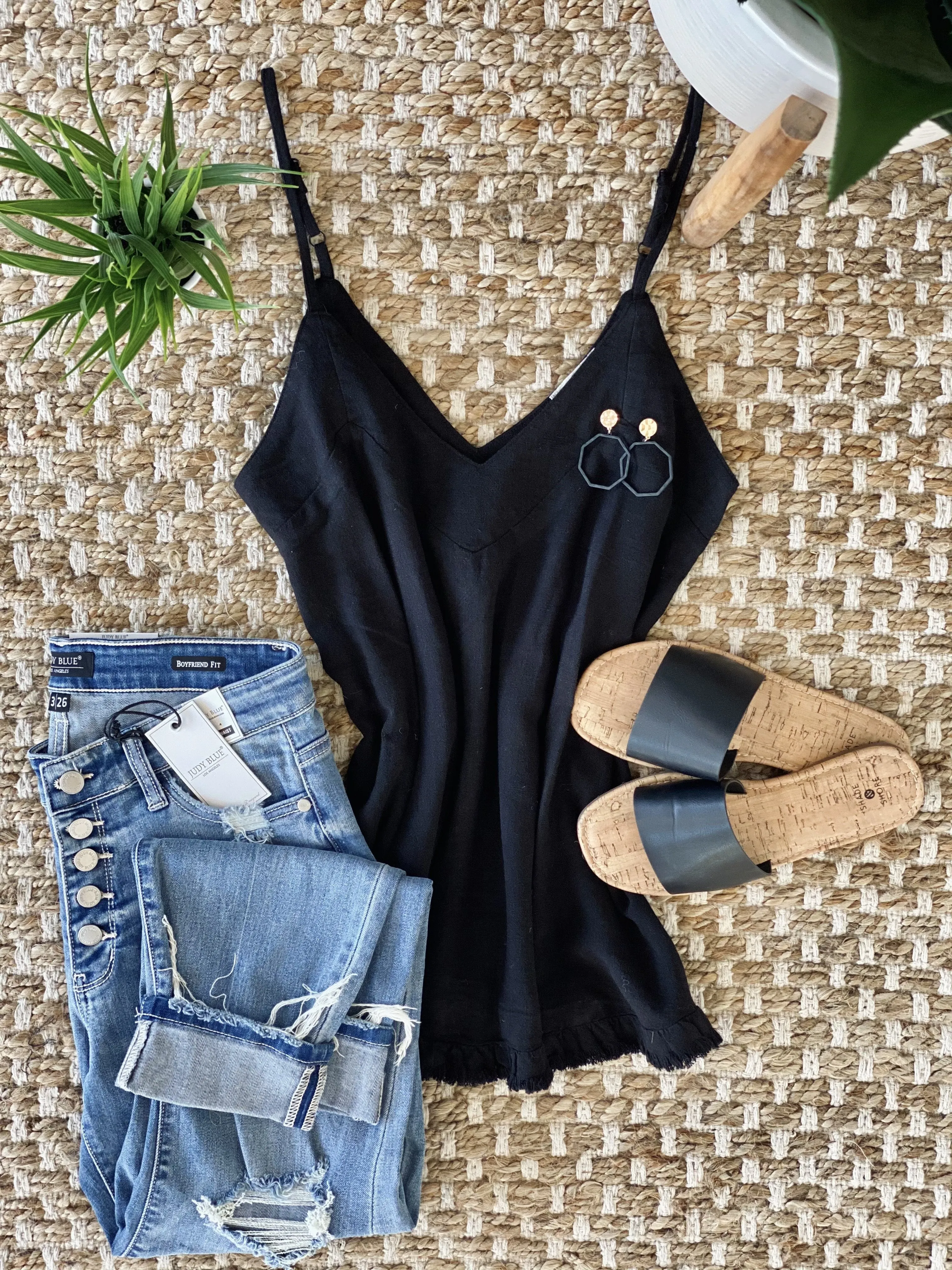 Going The Distance Sleeveless Top In Black
