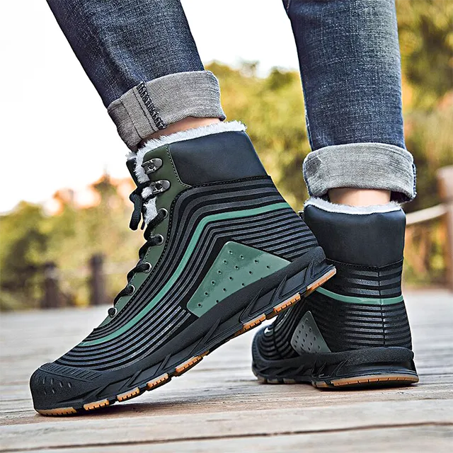 HOT TRAINERS