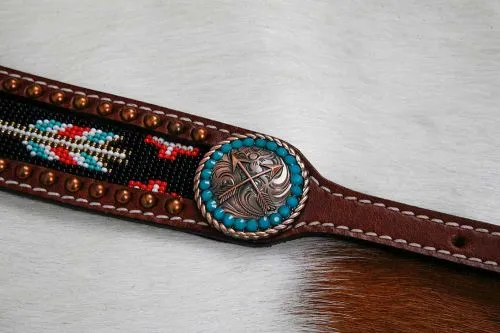Medium leather wither strap with arrow beaded inlay