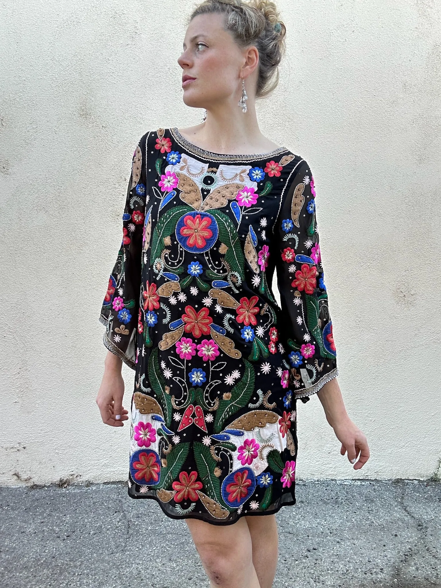 NWT Alice   Olivia Embroidered/Beaded Mini Gown