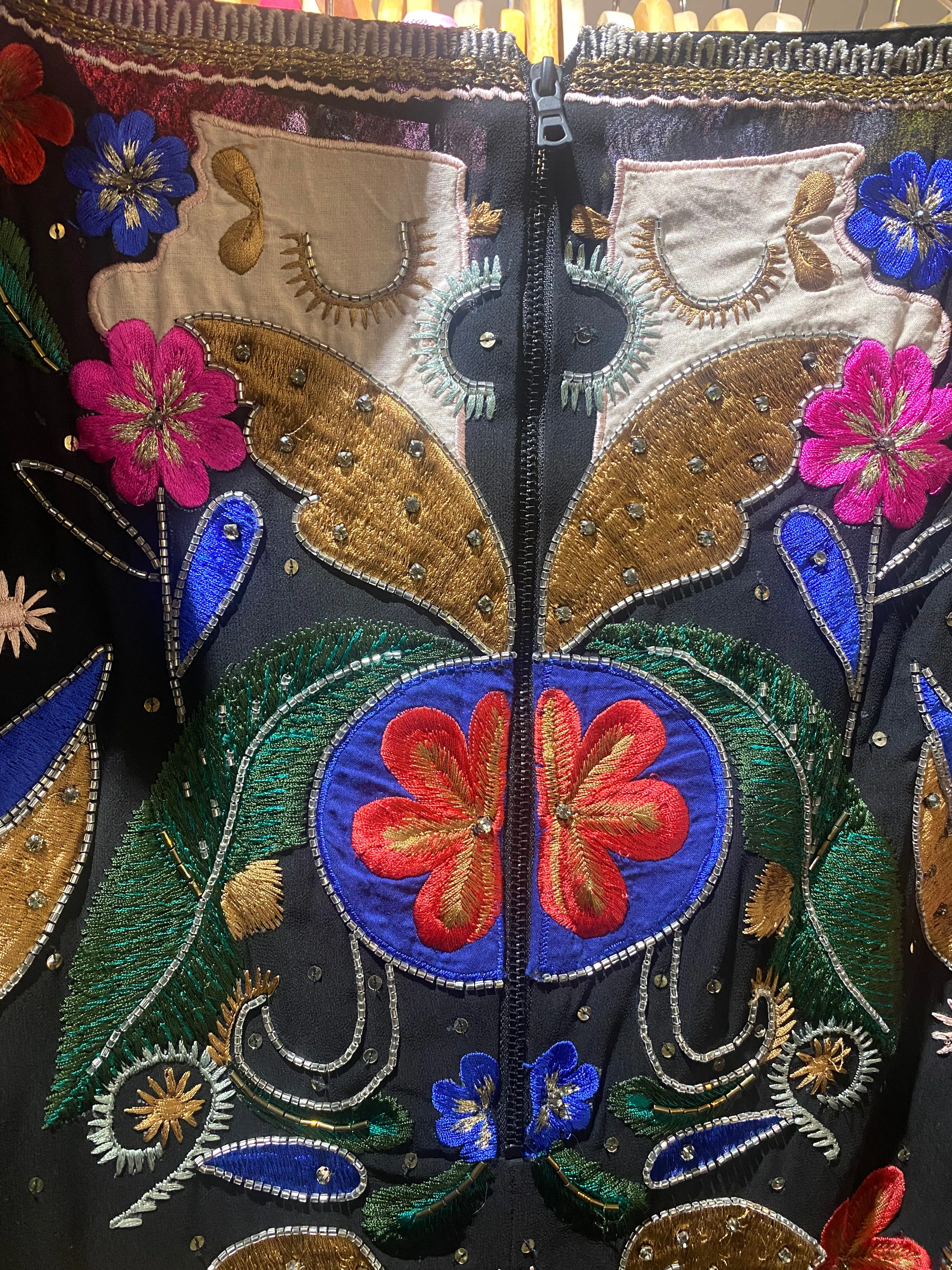 NWT Alice   Olivia Embroidered/Beaded Mini Gown