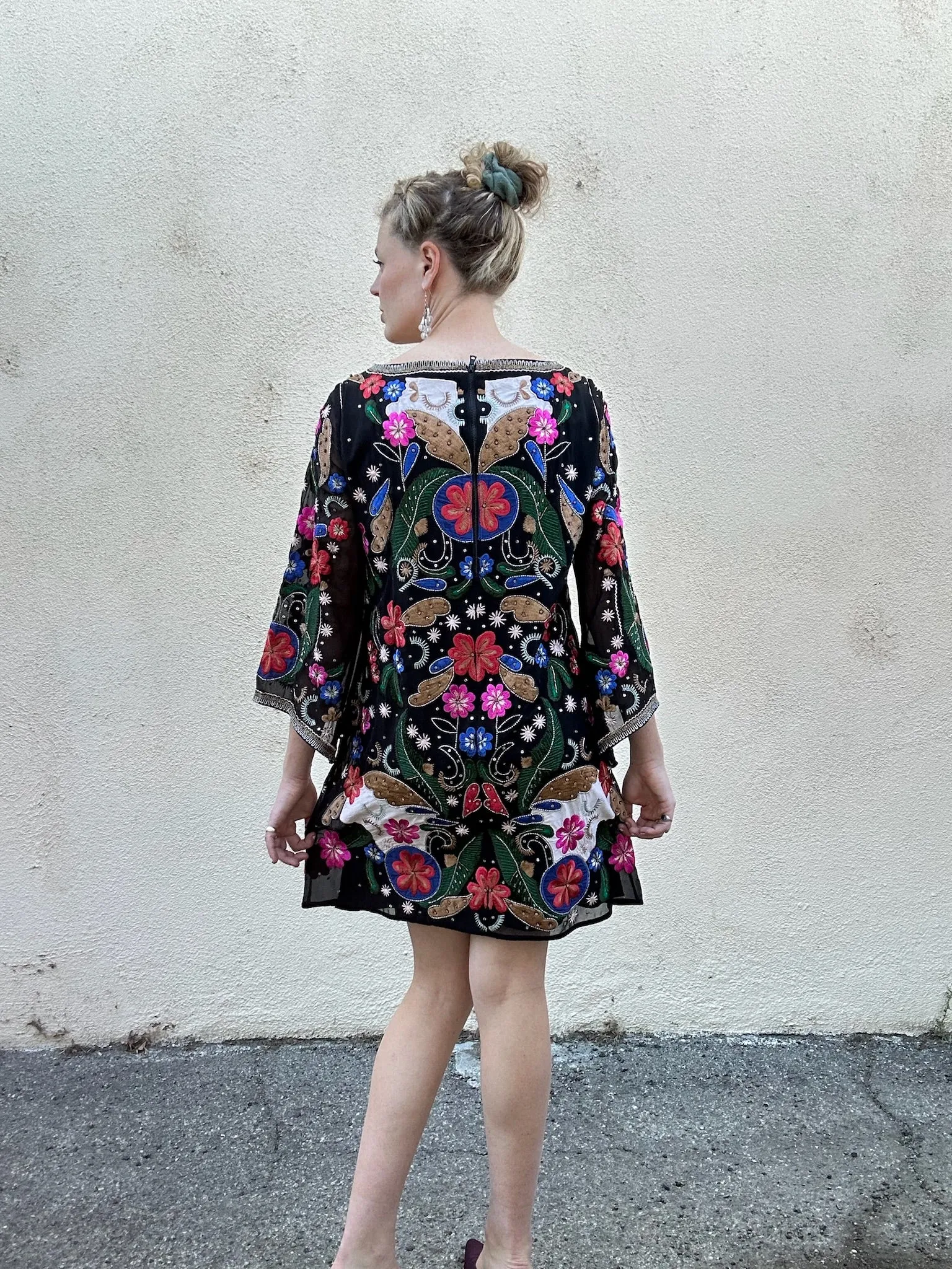 NWT Alice   Olivia Embroidered/Beaded Mini Gown