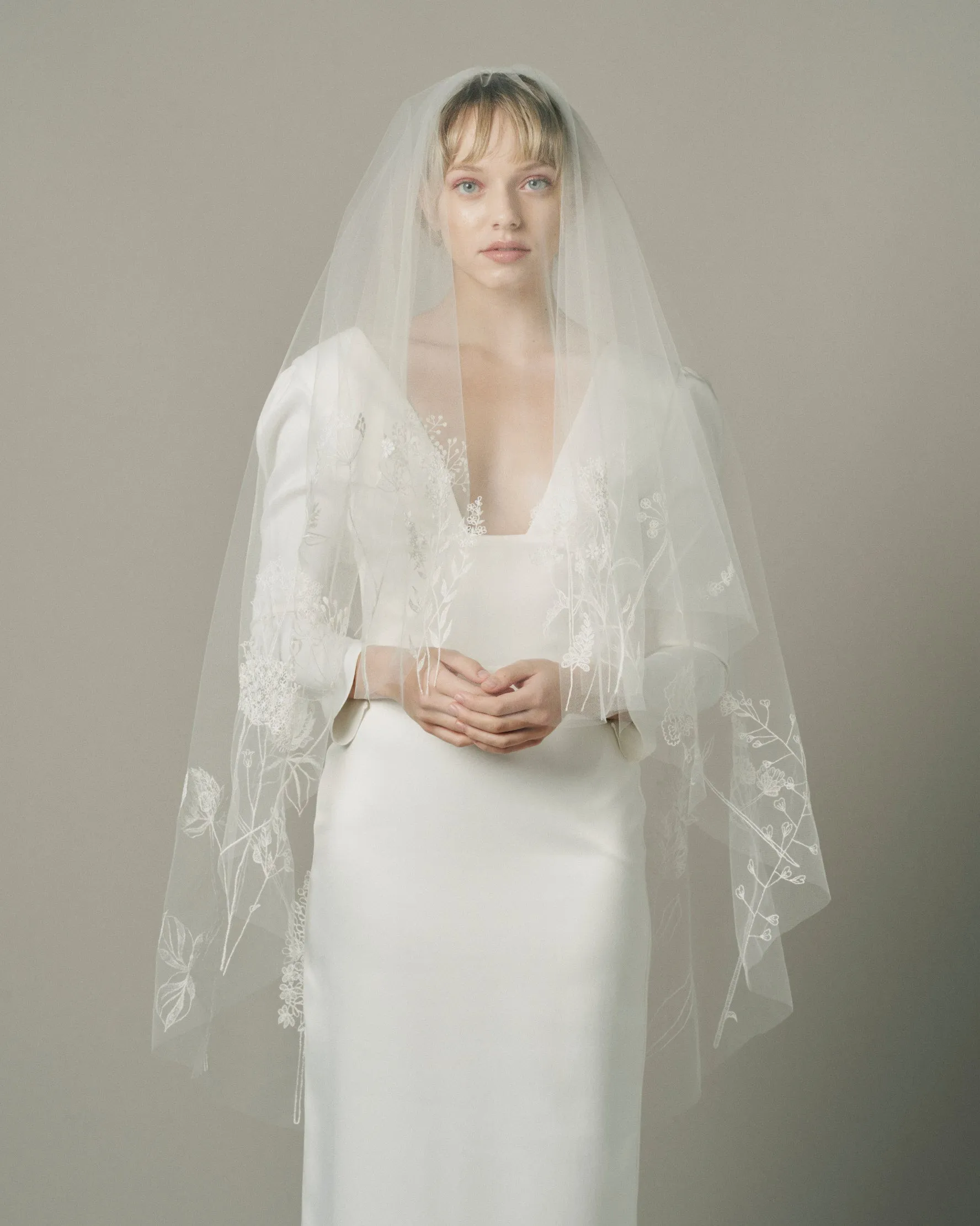 RTS.- MEADOW WILDFLOWERS EMBROIDERED VEIL