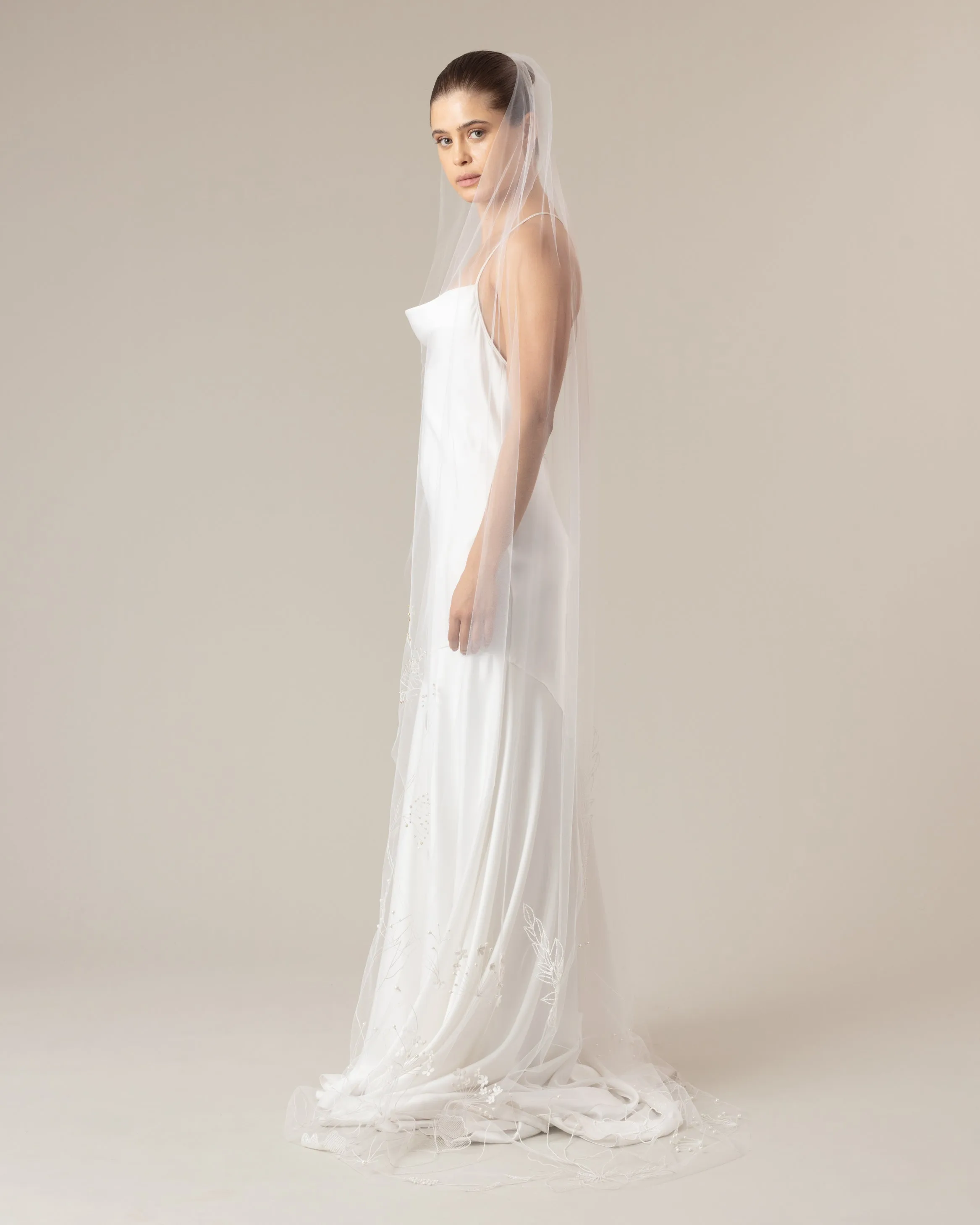 RTS.- TOKYO BEADED EMBROIDERY FLORAL VEIL