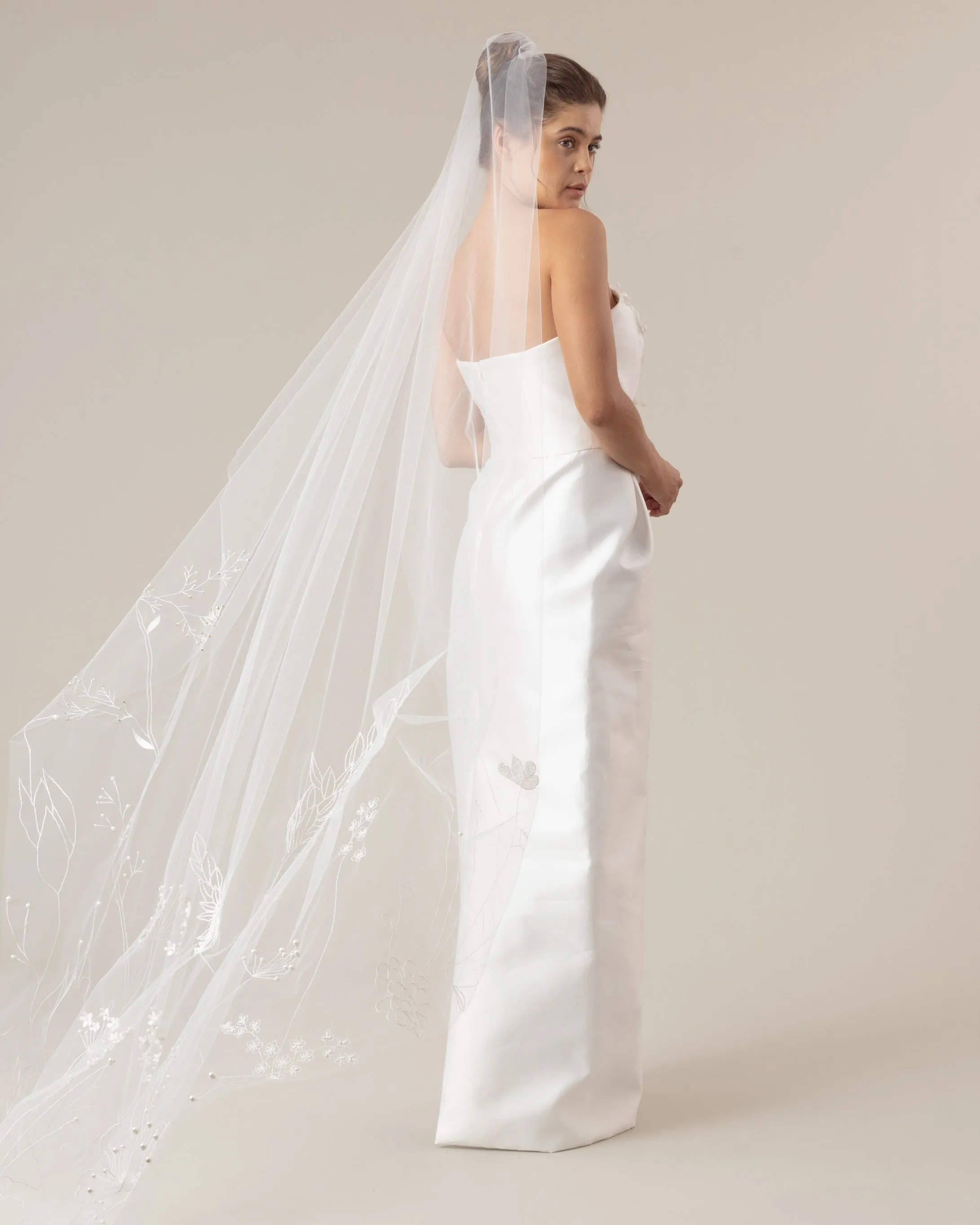 RTS.- TOKYO BEADED EMBROIDERY FLORAL VEIL