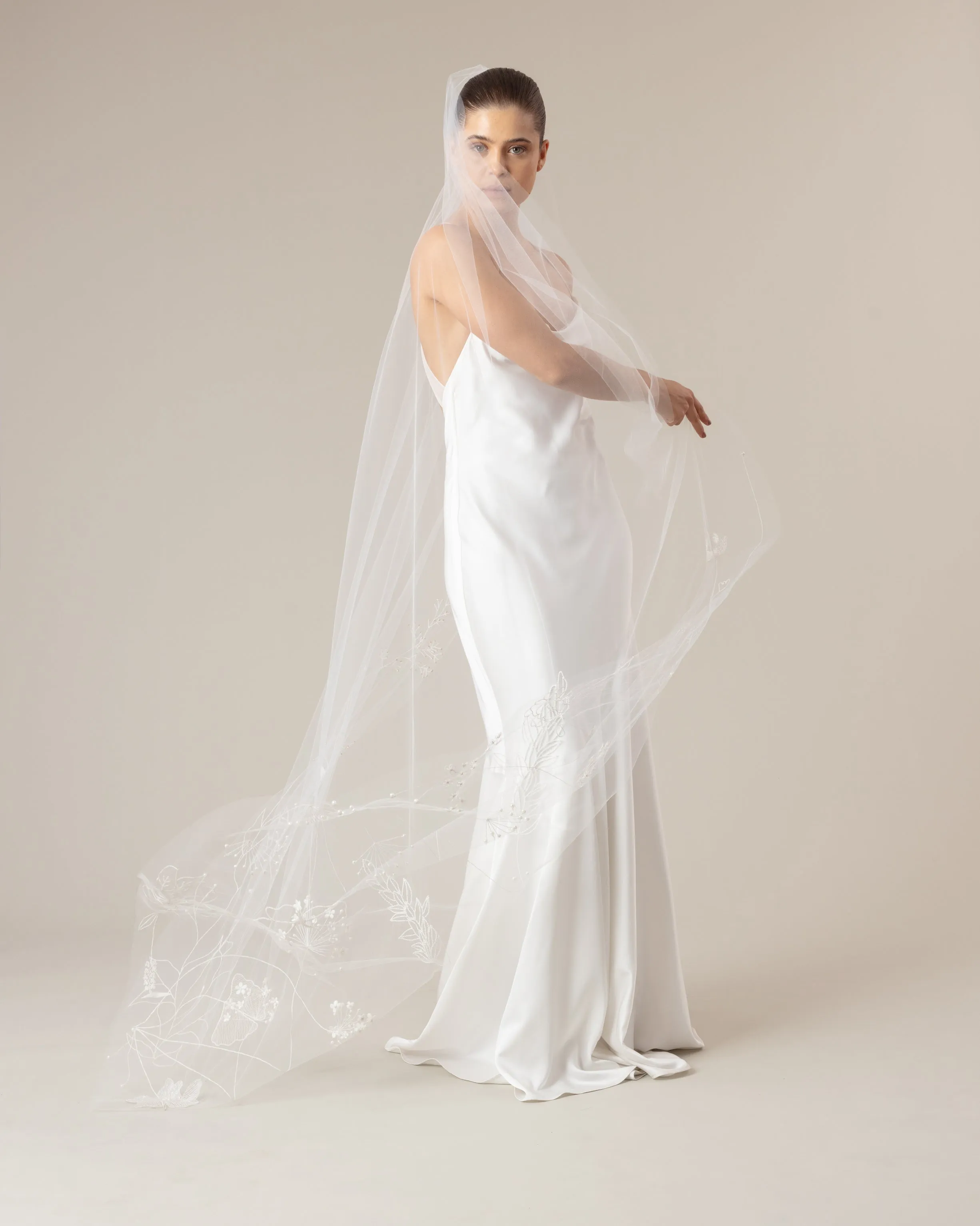 RTS.- TOKYO BEADED EMBROIDERY FLORAL VEIL