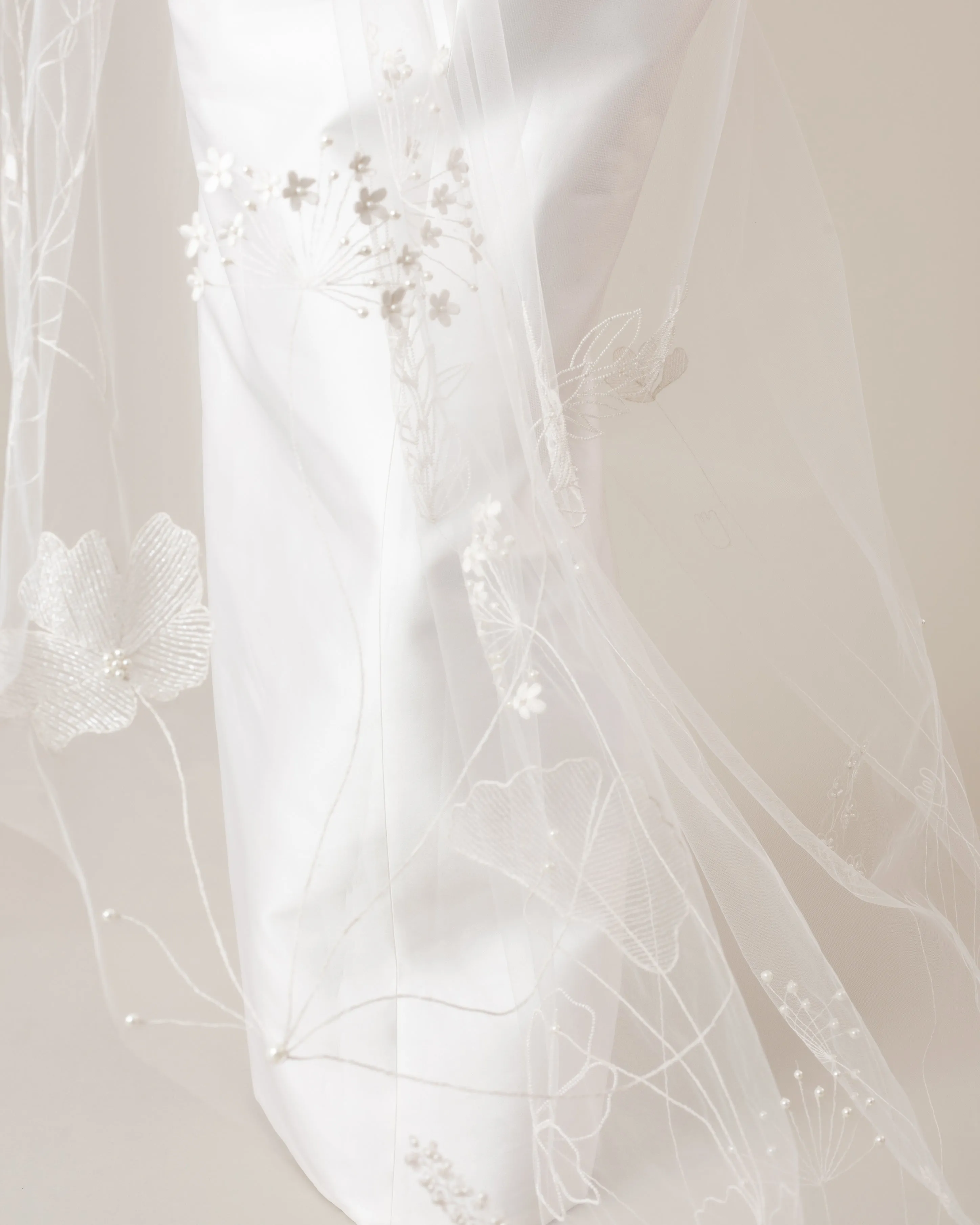 RTS.- TOKYO BEADED EMBROIDERY FLORAL VEIL