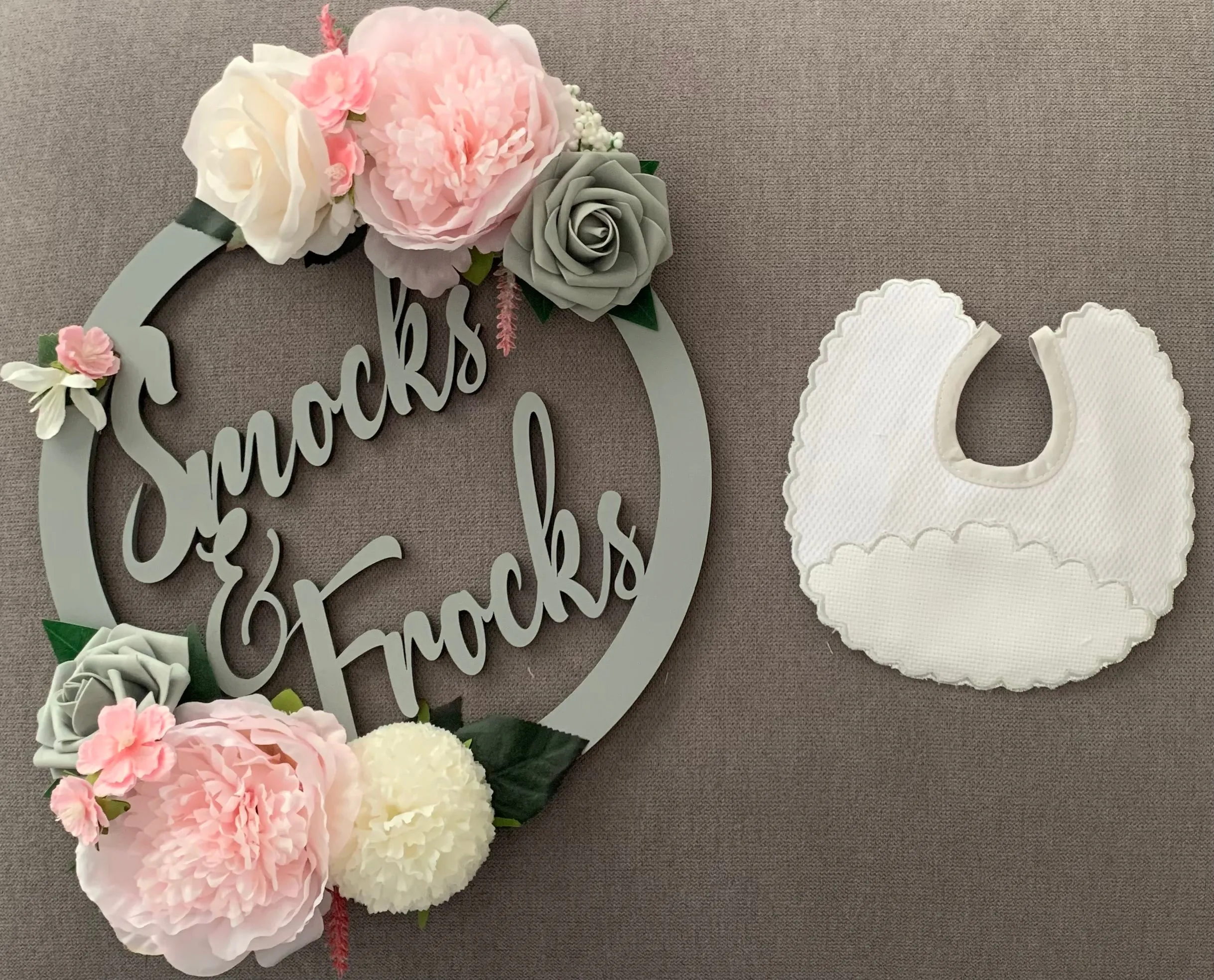 Scalloped Bibs - BAB16