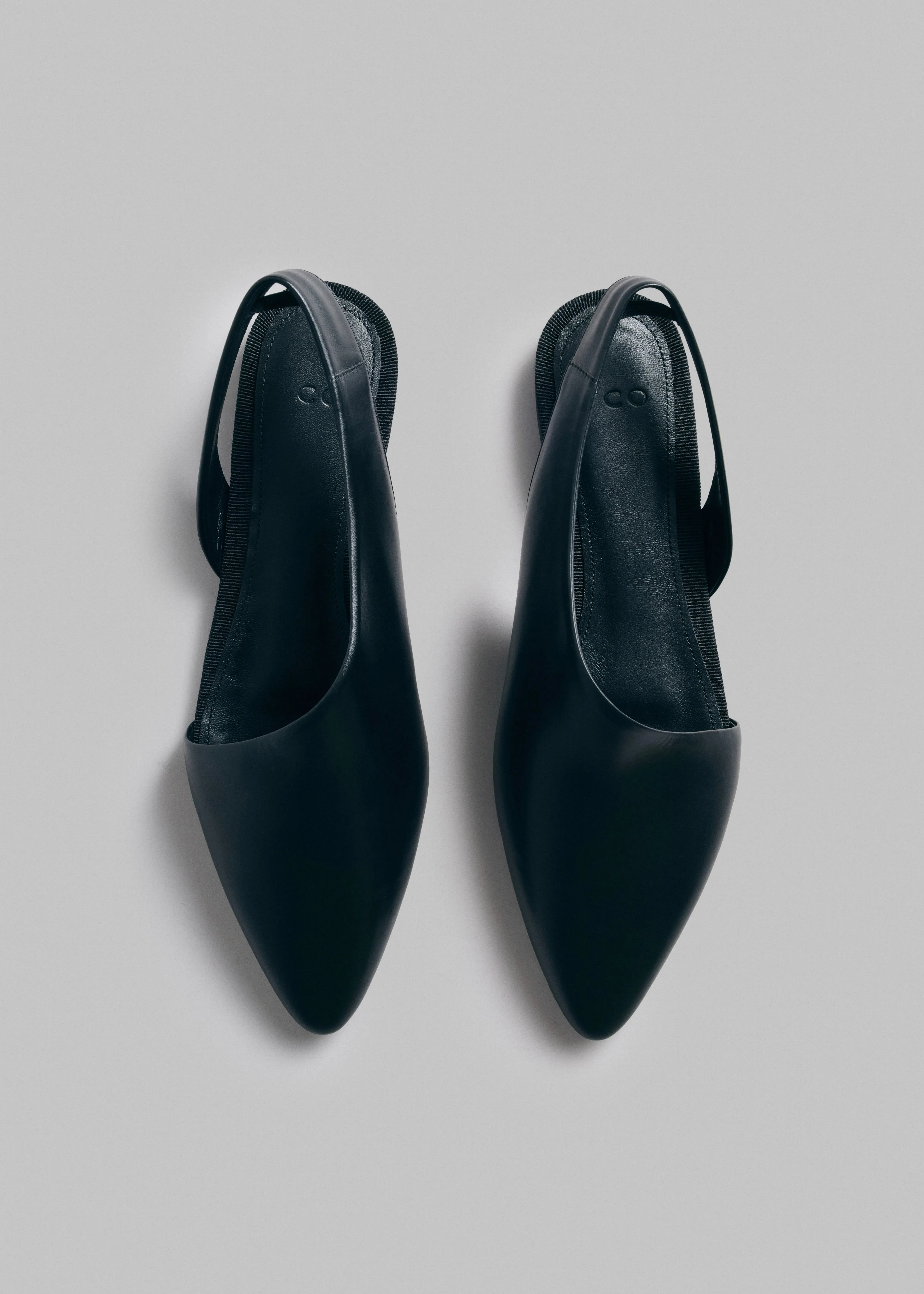 Slingback Flat in Leather - Black