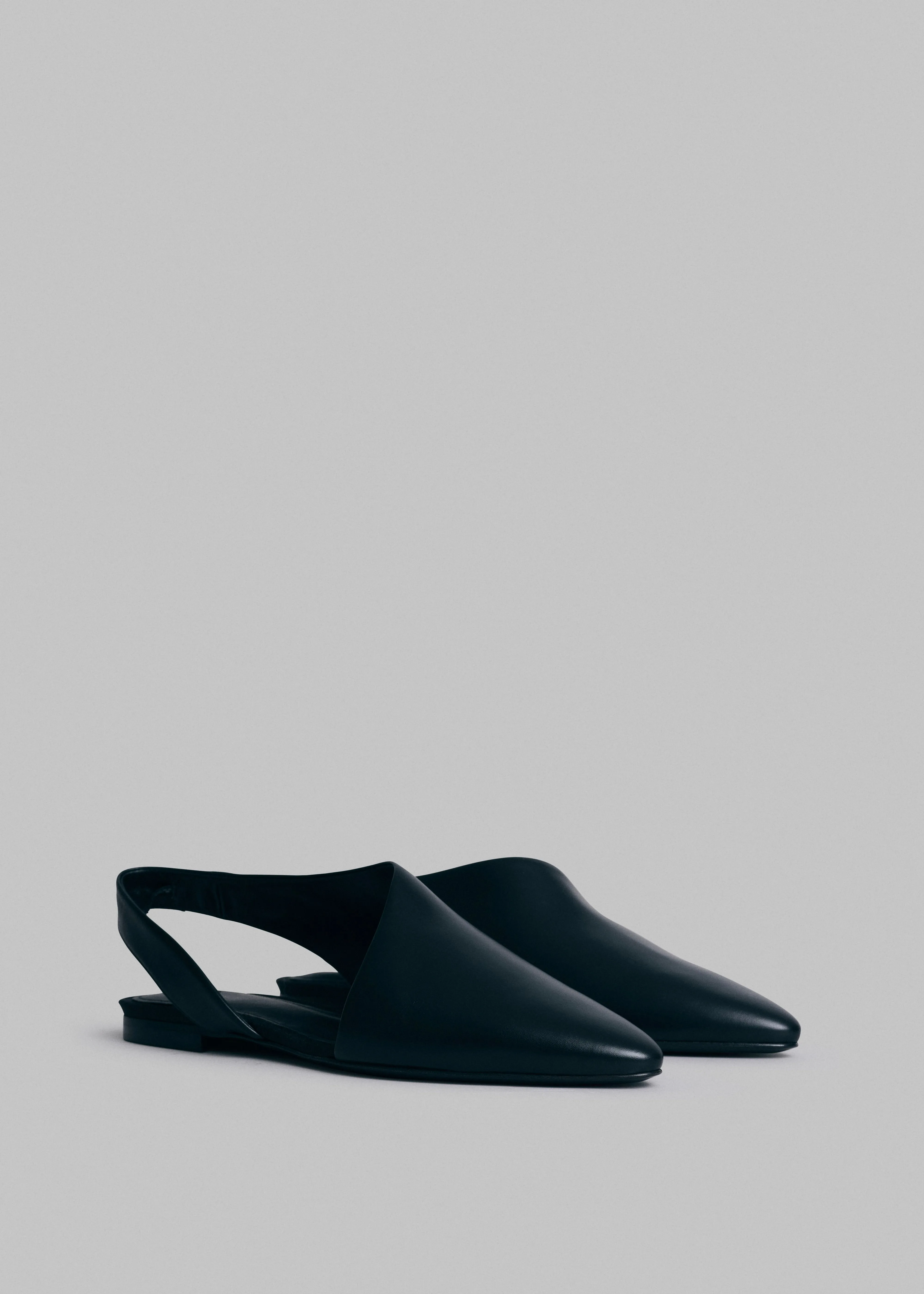 Slingback Flat in Leather - Black
