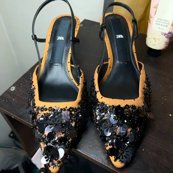 Zara kitten heal Embellished Black Sequin Mules (38) (7.5🇺🇸
